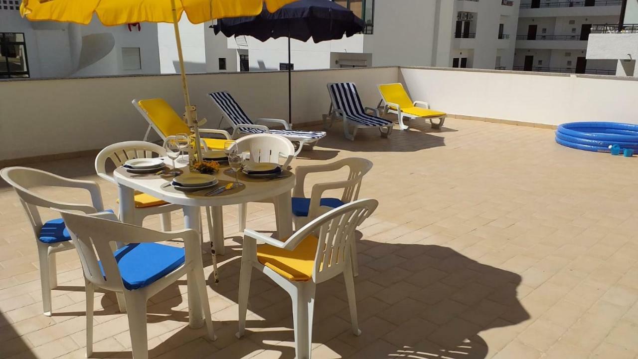 T2 Tahiti - Terraco, Familiar, Garagem, Wifi Apartment Quarteira Exterior photo